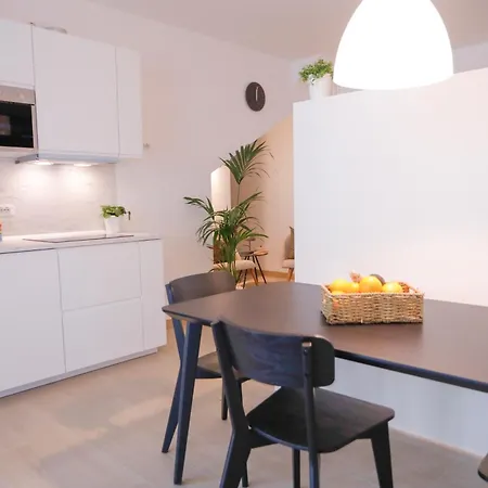 Accogliente Con Cucina E Letto Queen Size Maso